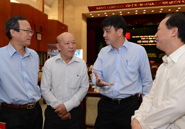 Delegates talks on the sideline of the conference (Photo: SGGP)